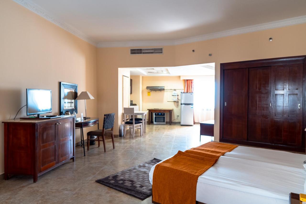 Swiss Inn Plaza Hotel 6th of October City 외부 사진