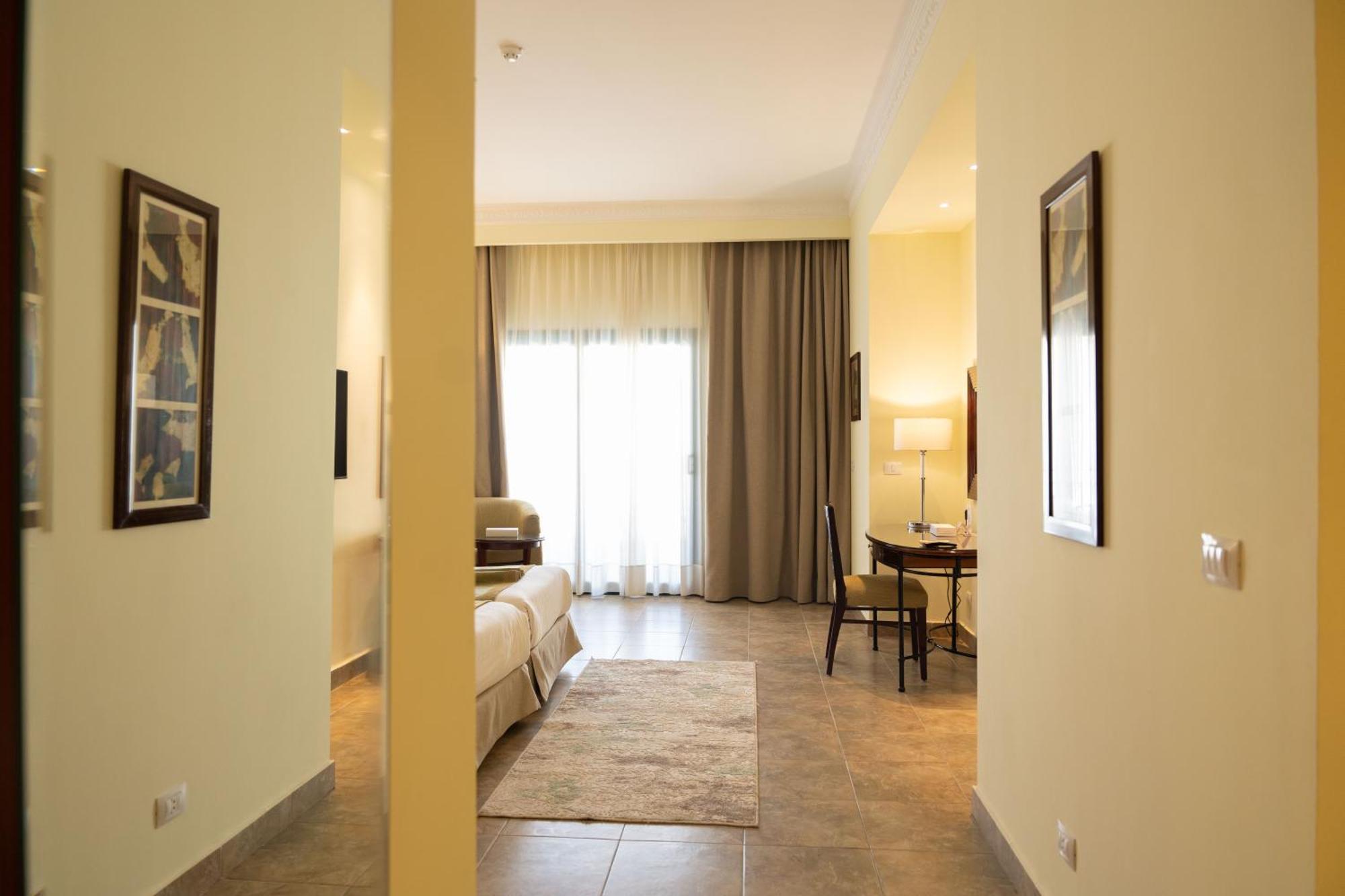 Swiss Inn Plaza Hotel 6th of October City 외부 사진